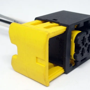 Chicote Plug Conector Fêmea 4 vias Para Valvula Solenoide do Motor Caminhão Atego 2426.